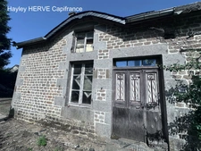 Ensemble de bâtiments avec terrain clos de 3 600 m² – Idéal artisan CHAULIEU (50)