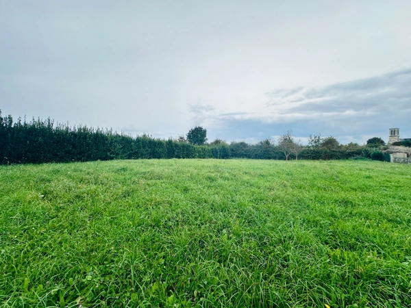 Belle opportunité – Maison de Maître à vendre avec dépendances sur 1,5 hectare, à 10 min de la mer et 20 min de Bayeux – La Cambe (14)