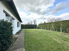 House for Sale in La Saussaye (27) NORMANDY – 3-4 BEDROOMS- Enclosed Garden and Garage