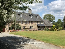 ENSEMBLE IMMOBILIER - ACTIVITE TOURISTIQUE- A VENDRE – MAISON + 3 GÎTES – PISCINES – 1 HA - VILLEDIEU-LES-POÊLES (MANCHE, NORMANDIE) (50)