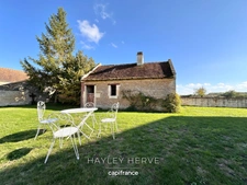 VALAMBRAY, CALVADOS (14) – STONE FARMHOUSE WITH OVER 1,000 M² OF OUTBUILDINGS, STABLES AND BARNS, SET IN ALMOST 1.5 HECTARES)
