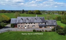ENSEMBLE IMMOBILIER - ACTIVITE TOURISTIQUE- A VENDRE – MAISON + 3 GÎTES – PISCINES – 1 HA - VILLEDIEU-LES-POÊLES (MANCHE, NORMANDIE) (50)
