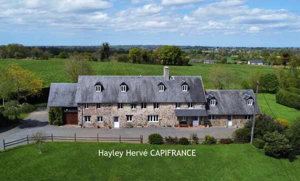 ENSEMBLE IMMOBILIER - ACTIVITE TOURISTIQUE- A VENDRE – MAISON + 3 GÎTES – PISCINES – 1 HA - VILLEDIEU-LES-POÊLES (MANCHE, NORMANDIE) (50)