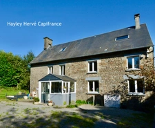Propriété à vendre Proche Vire Calvados  (14) avec deux maisons d'habitation sur un terrain de 9 Hectares - Propriété équestre / gite