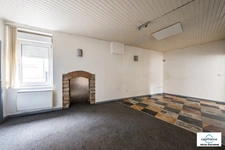 Commercial premises/office and apartment for sale in Dijon (21), Transvaal area, with excellent visibility.