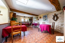 Murs et fonds : gite, chambres d'hôtes et table d'hôtes à vendre CHAUDENAY LE CHATEAU (21)