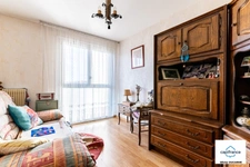 Occupied life annuity apartment for sale 4 rooms FONTAINE LES DIJON (21) with cellar and garage