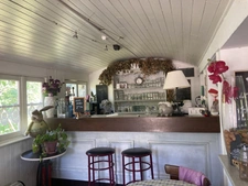 Walls and business assets for sale BOURG SAINTE MARIE (52) Bar restaurant with large terrace and large parking lot