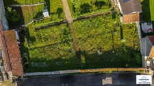 Land for sale in Is-sur-Tille (21) on a plot of over 800 m² with planning permission