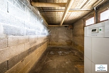 House for sale in SAINT APOLLINAIRE (21), 7 rooms, 5 bedrooms, 542 m² wooded plot with garage