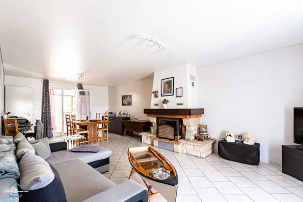 Dpt Côte d'Or (21), viager à vendre DIJON à 30 kms, maison de 7 pièces avec terrain  