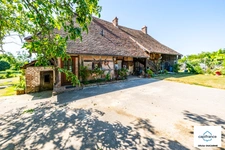 THUREY (71) Ferme Bressane avec dépendance et terrain de 2 ha,  vente à terme occupée temporairement
