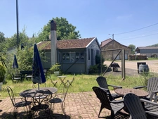 Walls and business assets for sale BOURG SAINTE MARIE (52) Bar restaurant with large terrace and large parking lot