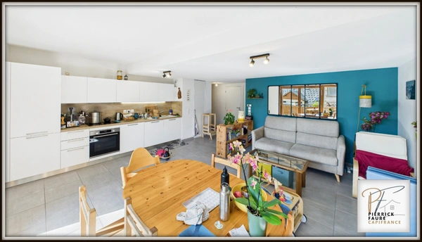 T3 avec terrasse plein sud, vue montagnes, garage et cave à Briançon