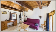 VAL-DES-PRÉS – MAISONNETTE ENTIÈREMENT RÉNOVÉE AVEC GARAGE ET EXTÉRIEUR