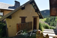 SERRE CHEVALIER - CHALET D'ALPAGE AU COEUR DU DOMAINE SKIABLE