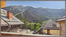 VAL-DES-PRÉS – MAISONNETTE ENTIÈREMENT RÉNOVÉE AVEC GARAGE ET EXTÉRIEUR