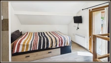 VAL-DES-PRÉS – MAISONNETTE ENTIÈREMENT RÉNOVÉE AVEC GARAGE ET EXTÉRIEUR