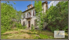 BRIANÇON – Maison historique de 193,67 m² à rénover, jardin arboré et vue montagne