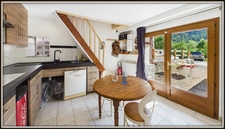 VAL-DES-PRÉS – MAISONNETTE ENTIÈREMENT RÉNOVÉE AVEC GARAGE ET EXTÉRIEUR