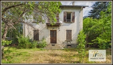BRIANÇON – Maison historique de 193,67 m² à rénover, jardin arboré et vue montagne