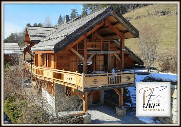 Chalet de 222m² au sol + garage de 70m² à Puy-Saint-Pierre Serre-Chevalier