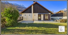 Maison lumineuse de 180 m² au sol – Jardin, garage, sous-sol – Briançon