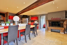 DOMAINE DE CHARME DU XIXᵉ SIÈCLE – 220 m² – MONTS DU LYONNAIS