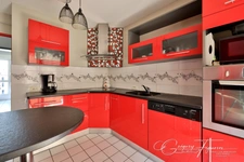 APPARTEMENT FAMILIAL 79 m² – 4 PIÈCES – 3 CHAMBRES – GRAND GARAGE – GRAND JARDIN – RÉSIDENCE CALME AVEC ASCENSEUR – SAINT-ÉTIENNE