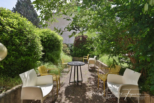 APPARTEMENT FAMILIAL 79 m² – 4 PIÈCES – 3 CHAMBRES – GRAND GARAGE – GRAND JARDIN – RÉSIDENCE CALME AVEC ASCENSEUR – SAINT-ÉTIENNE