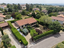 CHAPONOST – Élégante maison familiale avec possibilité de deux logements indépendants – Terrain de 802 m²