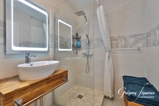 Appartement avec balcon (garage en option) – Saint-Priest Village, à deux pas du Château