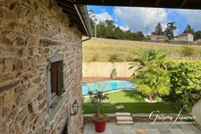 Exceptional house with rare amenities in the Monts du Lyonnais