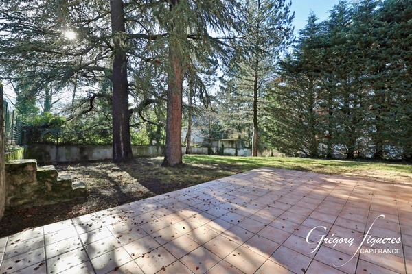 Maison bourgeoise de caractère – 200 m² – 6 chambres – Terrain arboré 712 m²