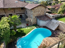 Exceptional house with rare amenities in the Monts du Lyonnais