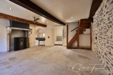 MAISON DE CARACTÈRE DE 104 M² AVEC GRANGE ET TERRAIN DE 1 348M²