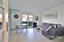 Studio avec balcon et garage – Saint-Priest Village, à deux pas du Château