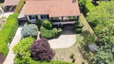 CHAPONOST – Élégante maison familiale avec possibilité de deux logements indépendants – Terrain de 802 m²