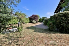CHAPONOST – Élégante maison familiale avec possibilité de deux logements indépendants – Terrain de 802 m²