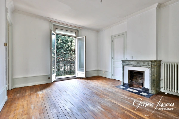 Maison bourgeoise de caractère – 200 m² – 6 chambres – Terrain arboré 712 m²