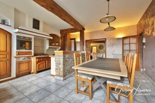 Exceptional house with rare amenities in the Monts du Lyonnais