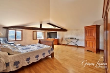 Exceptional house with rare amenities in the Monts du Lyonnais