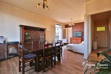 Maison familiale avec terrasse, terrain et deux logements – 152 m²