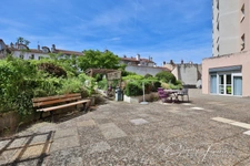APPARTEMENT FAMILIAL 79 m² – 4 PIÈCES – 3 CHAMBRES – GRAND GARAGE – GRAND JARDIN – RÉSIDENCE CALME AVEC ASCENSEUR – SAINT-ÉTIENNE