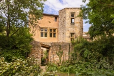 Maison de Caractère avec Tour du XVIIe siècle – Un Trésor Historique au Cœur d’Alet-les-Bains - 190 m² – Parc arboré – Dépendance – Remise