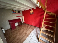 EXCLUSIVITÉ - ENTREPOT / HANGAR / BUREAUX - CARHAIX PLOUGUER (29)