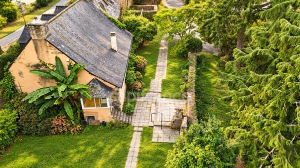 EXCLUSIVITÉ - Propriété avec terrain et hangar à vendre 7 pièces SPEZET (29)