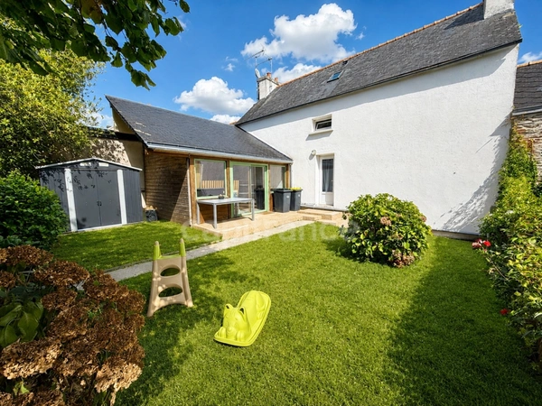 EXCLUSIVITÉ - Maison mitoyenne avec jardin à vendre 7 pièces à Pleyben