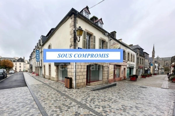 EXCLUSIVITÉ - Commerce avec habitation à vendre 5 pièces CARHAIX PLOUGUER (29)