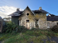 EXCLUSIVITÉ - ENTREPOT / HANGAR / BUREAUX - CARHAIX PLOUGUER (29)